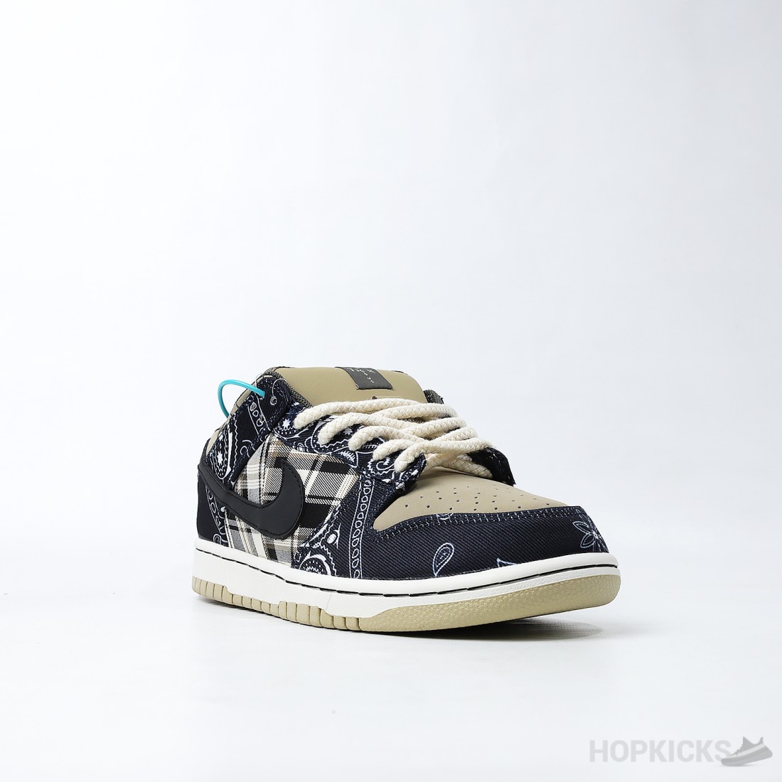 Sb dunk low online travis